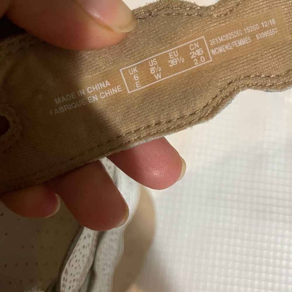 Clarks White and Black Leather Sandals - Picture 7 of 8